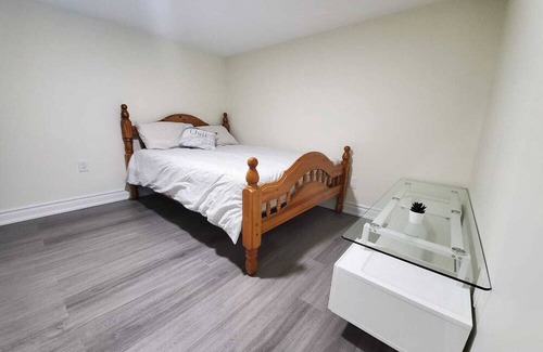 Trinity - Bellwoods Apartment | Downtown Toronto 2 bedrooms unit Near Trinity bellwood park