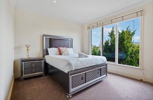 Brighton House | Classic Luxurious Family Home in Brighton with pool