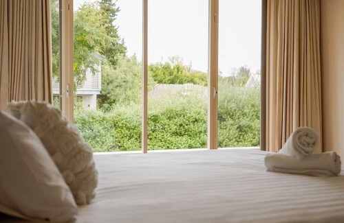 Brighton House | Classic Luxurious Family Home in Brighton with pool