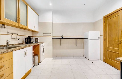 Santa Engracia Apartment | Homerez - Apartment centre Lisbon