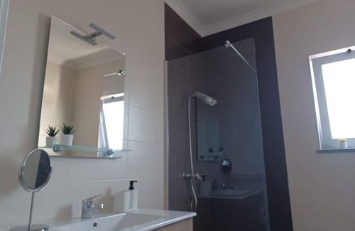 Grandola Apartment | Apartment 'A L Encanto' with Private Terrace and Wi-Fi