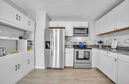Plant City House | 355B) 2BR Luxurious house!