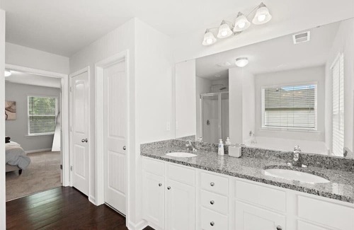 South Salisbury House | Pet Friendly 4 Bedroom in Salisbury!
