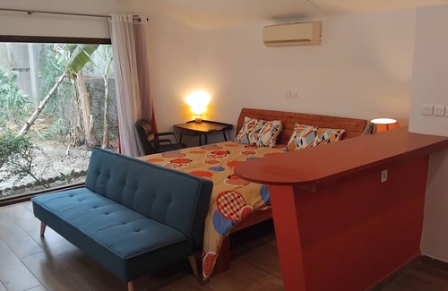 Cocody Apartment | 2 bedroom apartment with living room, services included, pool and garden