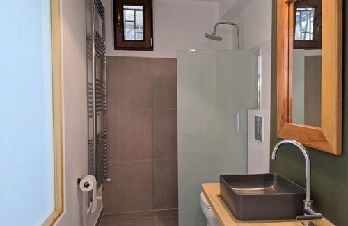 Zagora-Mouresi Apartment | Daria's Home - Beachfront Garden Retreat