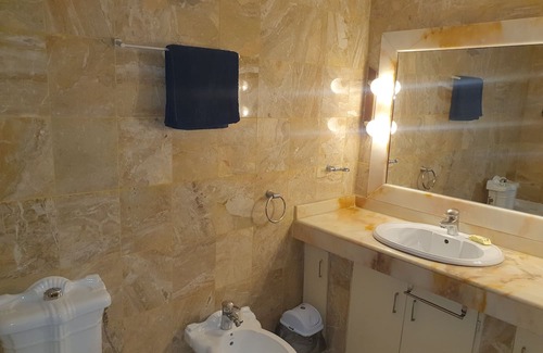 Cocody Apartment | Serviced 2 bedroom apartment & pool in Riviera 3, with services included