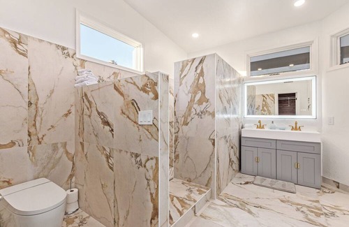 Shea North Estates House | New-luxurious home, sports court, pool