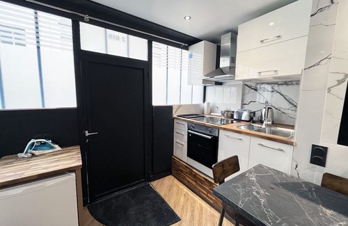 14th Arrondissement Apartment | Urban Flat 172 - Private Cinema Gaité Montparnasse