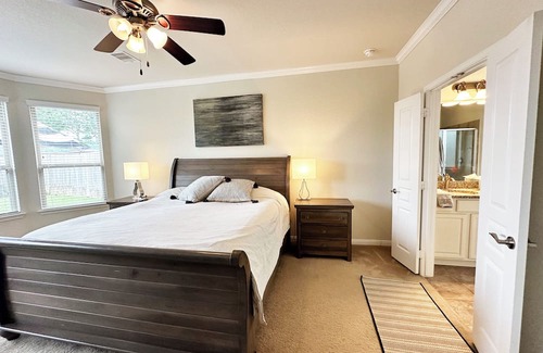 Tomball House | Refreshing 4bdr home w Pool!