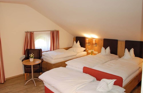 Fridolfing Apartment | Vierbettzimmer mit 25 m²