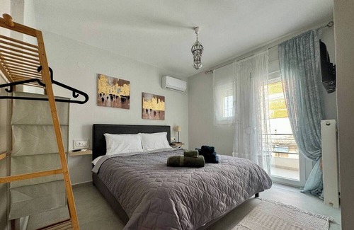 Volos City Centre House | Modern Family Retreat