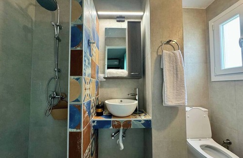 Volos City Centre House | Modern Family Retreat