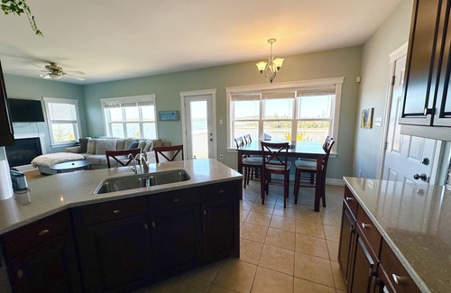 East Petpeswick House | Rising Tides oceanfront home with hot tub/sauna/kayaks