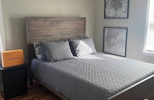 Grayridge House | Cozy home located at Hidden Trails Country Club