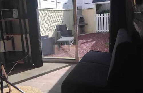 Saint-Vaast-la-Hougue House | Homerez - 200 m away from the beach! House for 4 ppl. at Saint-Vaast-la-Hougue