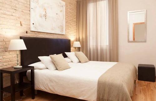 Bordeaux Golden Triangle Apartment | Vrbo Property