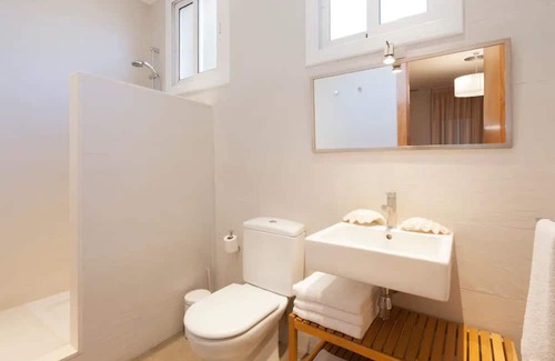 Bordeaux Golden Triangle Apartment | Vrbo Property