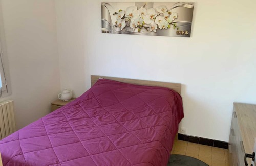 Saint-Laurent-La-Vernede House | Homerez - House for 6 ppl. with jacuzzi and hammam at Saint-Laurent-la-Vernède