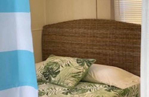 Sturgis Cottage | Charming Cottage on Beautiful Fish Lake
