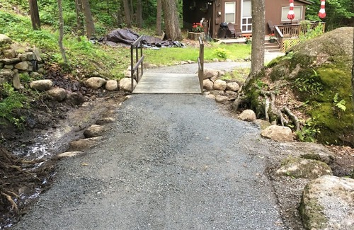 Antrim Cabin | Lake area: Romantic cabin for 2 beside a babbling brook