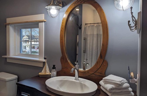 Athol Springs House | Private, Pretty and Comfy between Niagara Falls and Buffalo