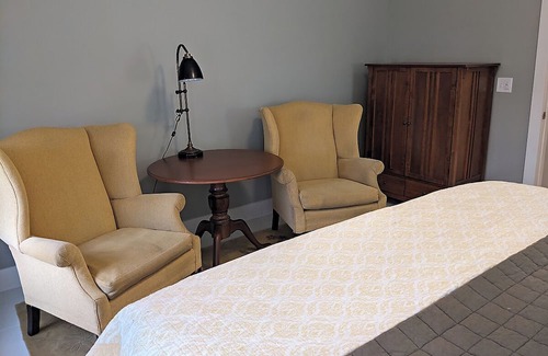 Athol Springs House | Private, Pretty and Comfy between Niagara Falls and Buffalo