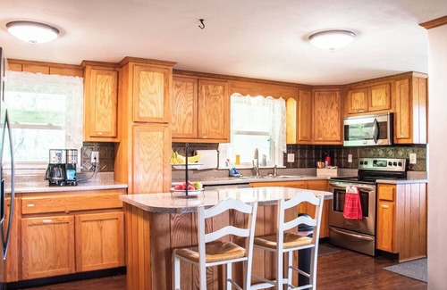 Little Levels House | Hill House #trails hiking skiing- beautiful farm views- privacy-relaxing