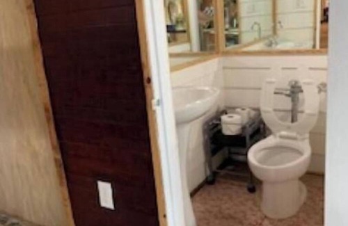 The Galleria House | Cozy two bedroom house in the heart of the River Oaks District!