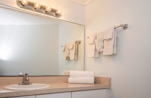 Central Beach Resort | Oceanfront 1 Bdrm Condo with Balcony @ Reef Ocean Resort in Vero Beach, Florida