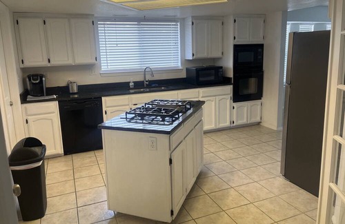 Biggs Field House | Beautiful house near huge park and hiking/biking trails