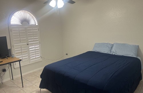 Biggs Field House | Beautiful house near huge park and hiking/biking trails