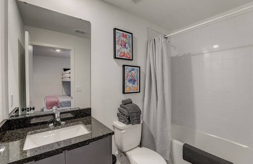 West Kissimmee Apartment | Kissimmee Luxury 3BR Home W/Pool & Close to Beach
