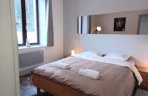 Remiremont Apartment | Appartement Les Iris, au Calme, Proche du Centre-ville