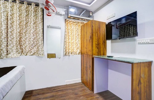 Kalina Hotel | OYO Hotel Metro House