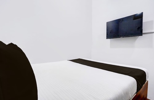 Kalina Hotel | OYO Hotel Metro House