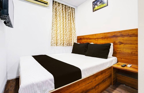 Kalina Hotel | OYO Hotel Metro House