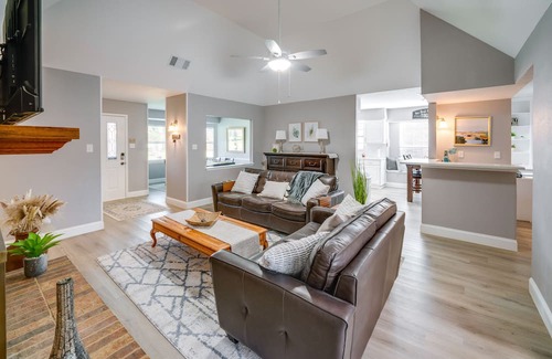 Northeast Carrollton House | Cozy Carrollton Cottage w/ Fire Pit & Gas Grill!