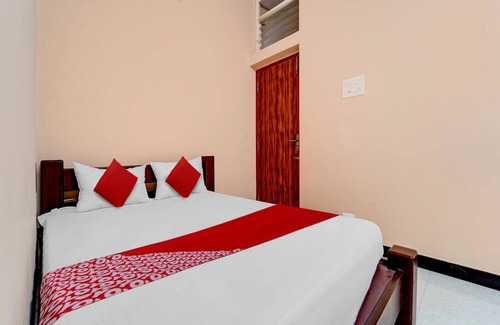 Karunya Nagar Hotel | OYO Dhanam Lodge