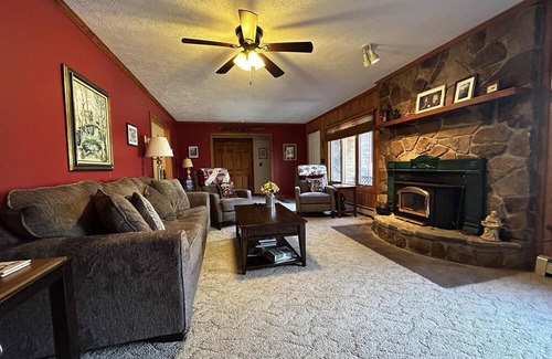 Alpine Lake Cabin | New Cabin with hot tub in Alpine Lake Resort!