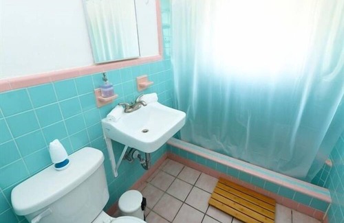 Poinciana Park Apartment | 1 bdr Apartment | Beach 6min | Downtown 4min