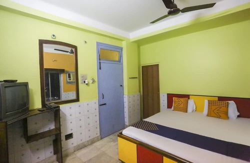 Tarapith Hotel | OYO Bideshini Hotel