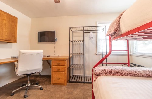 Hermantown House | Bucky's Haven | Heirloom Vacations