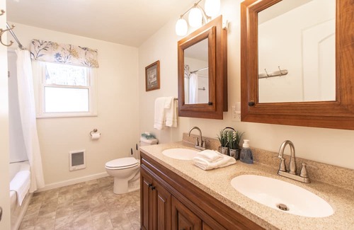 Hermantown House | Bucky's Haven | Heirloom Vacations