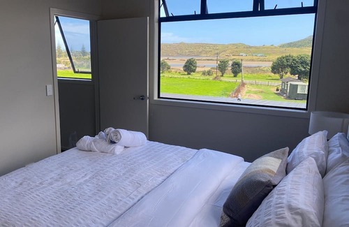 Waitomo District House | Mee ‘N G’s Boat Shed Marokopa’s finest luxury stay!