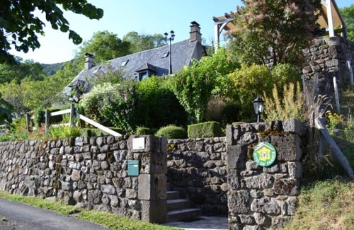 Mandailles-Saint-Julien Cottage | Gite Mandailles-Saint-Julien, 4 bedrooms, 8 persons