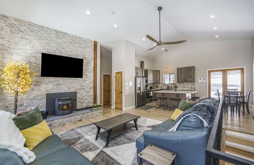 Saint Mary's Cabin | Alpine Oasis: CO Mtn Luxe Cabin