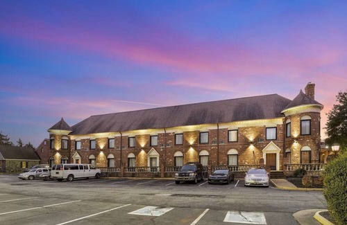North Chesterfield House | Renovated Stay with Comfy Beds & Keurig Coffee in Historic Richmond