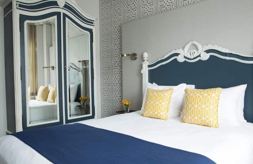 Theater District Apartment | Deluxe Queen Room Near Glide Memorial Church SAN