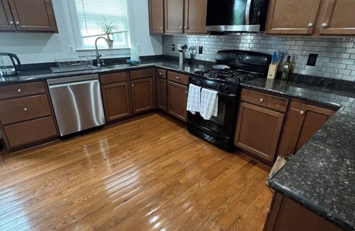 Fairfax House | Perfectly located townhome in Fairfax, close to DC