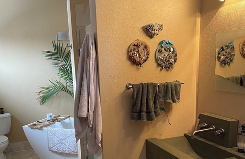 Hillside East House | Anchorage Hillside 3BR home with mountain views, trail access, large yard!